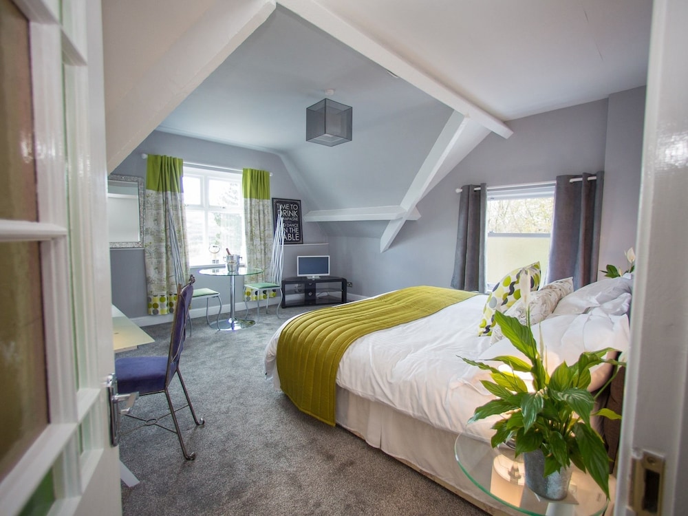 James' Place At Brynawel 14/48