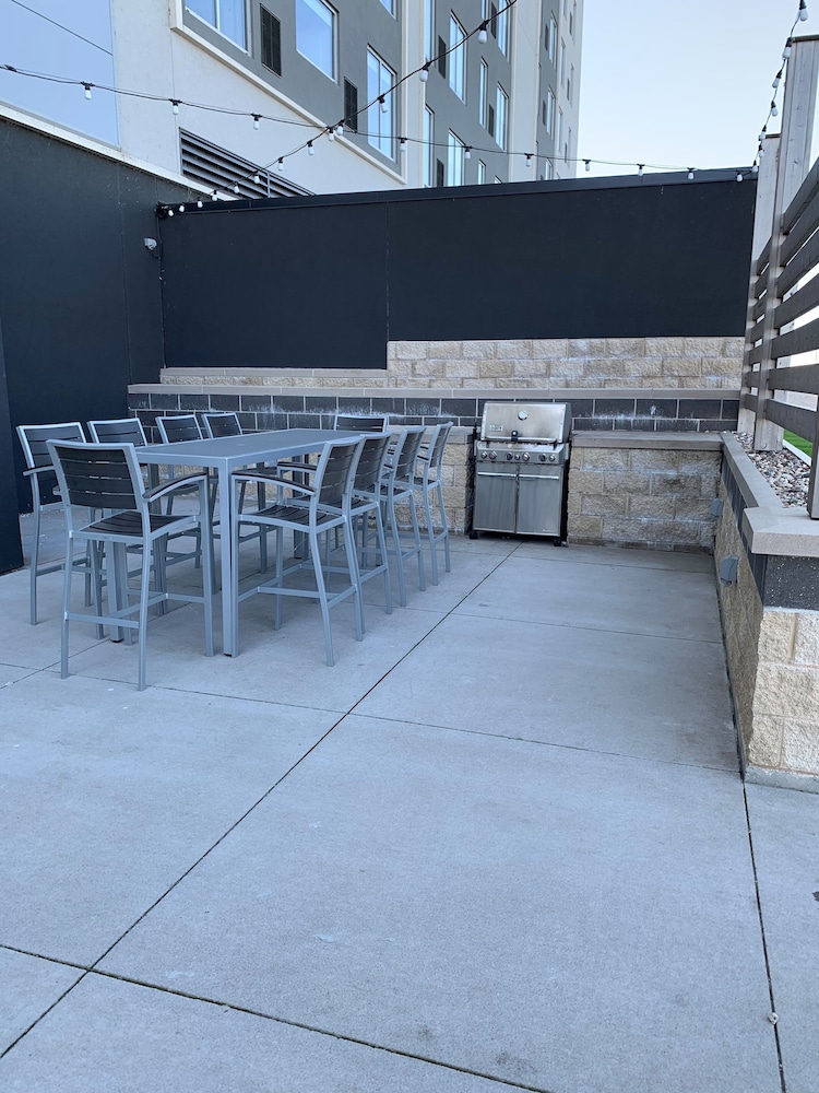 Hyatt Place East Moline/Quad Cities 51/54
