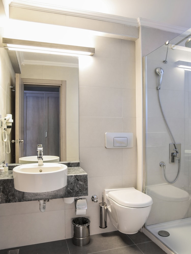 Lalila Blue Suites 73/73