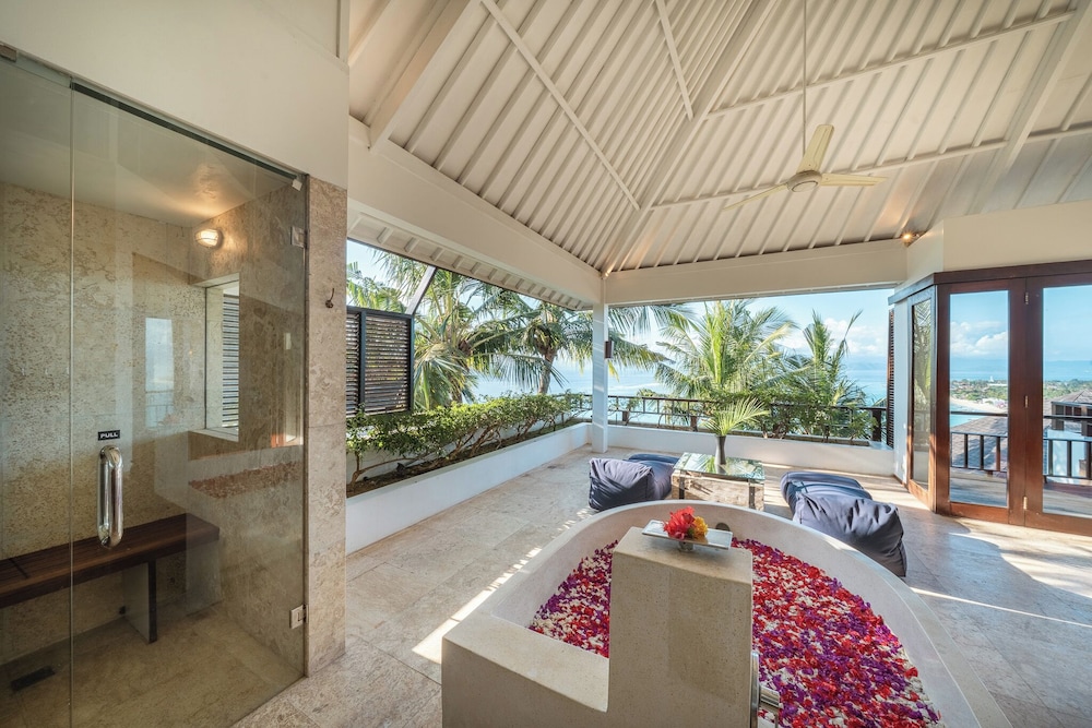 Batu Karang Lembongan Resort and Spa 53/85