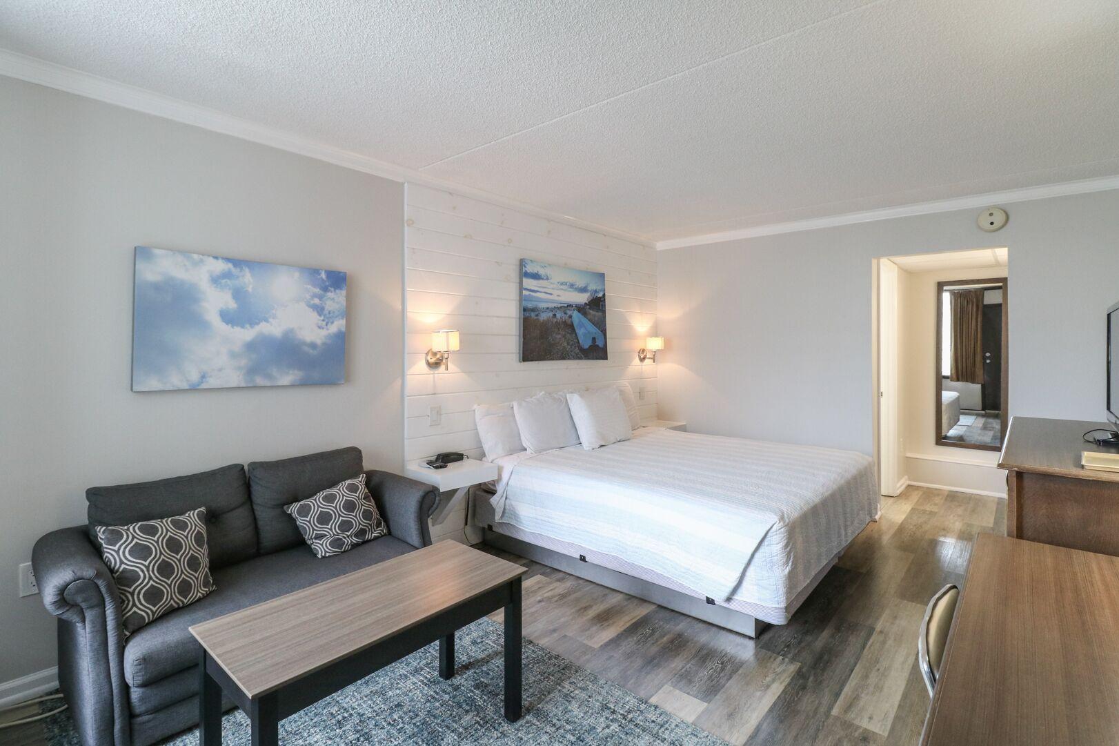 Atlantic, Deluxe, King Bed, Side Ocean View