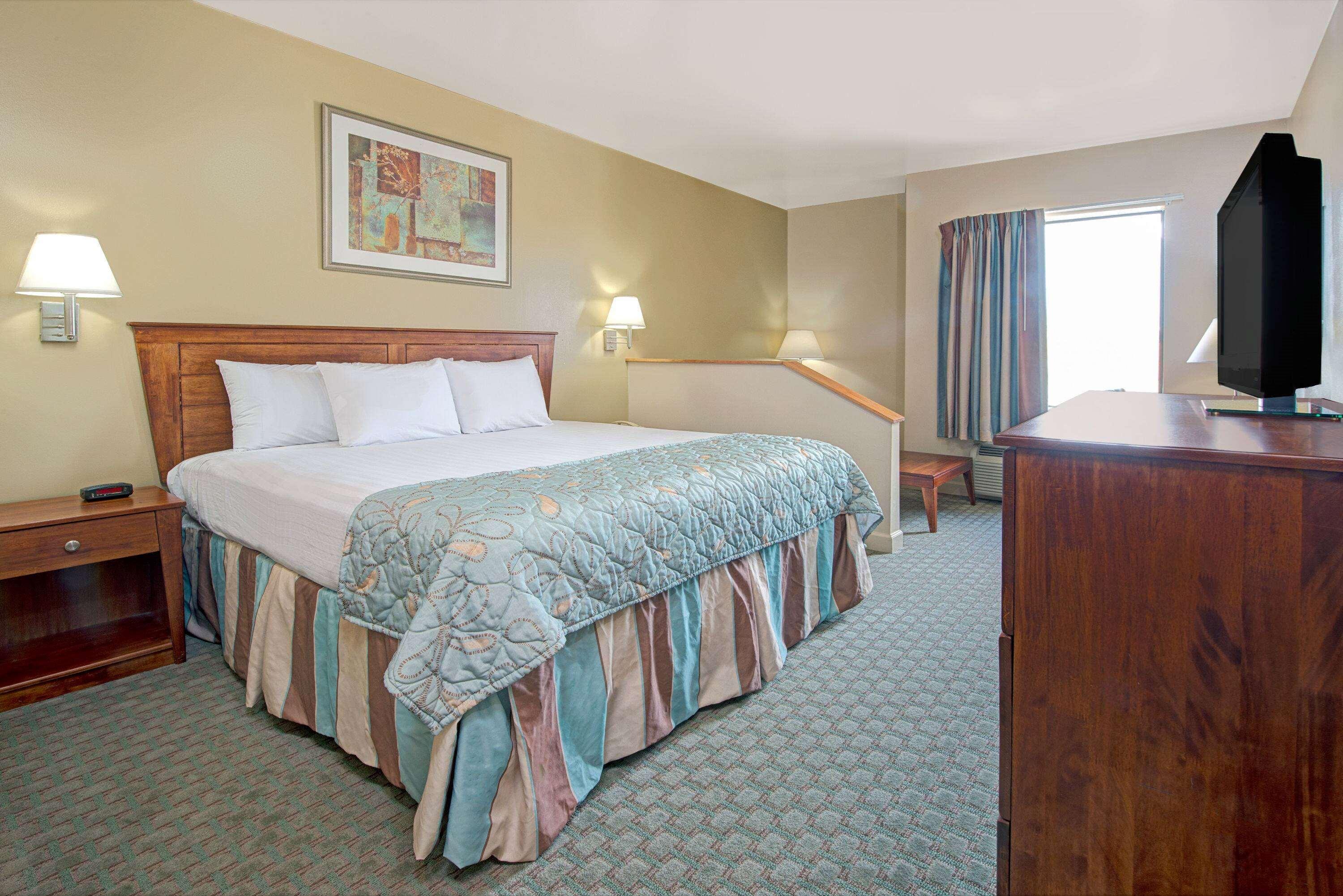 1 Bedroom, Suite, King Bed