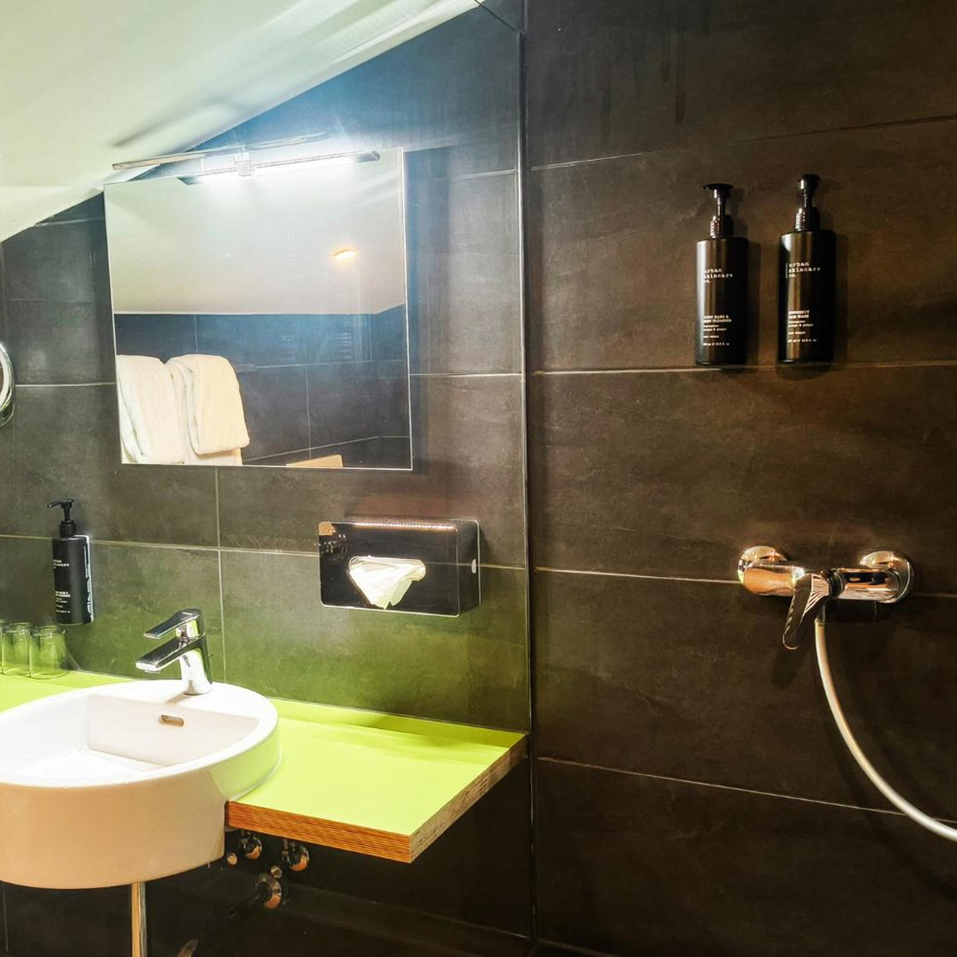 غرفة بريميوم عائلية بسرير كوين مع أريكة، Select Hotel A1 Bremen 3/4