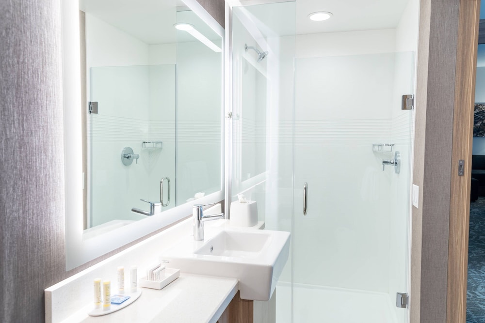 جناح بسريرين كوين مع سرير سحّاب إضافي لذوي الإعاقة، SpringHill Suites by Marriott Overland Park Leawood 3/4