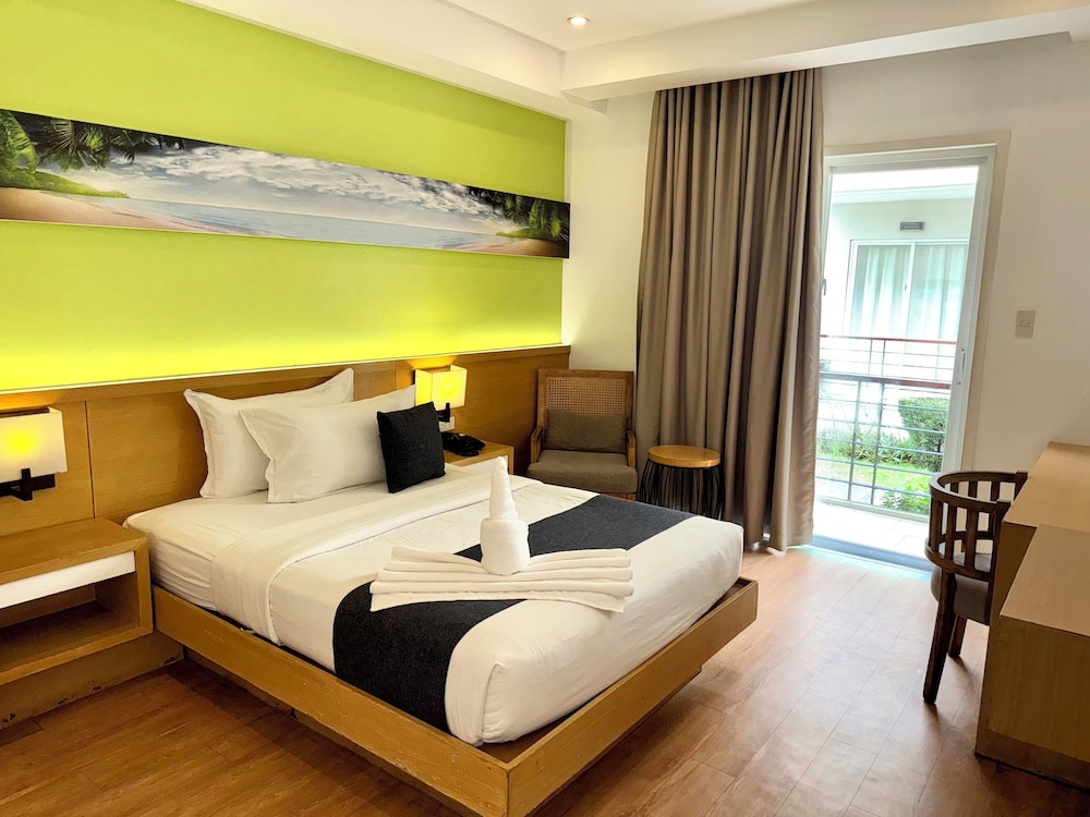 DELUXE, DOUBLE BED