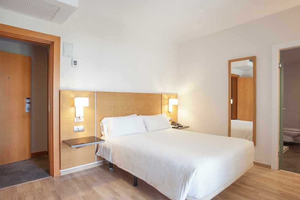 غرفة قياسية بسرير مزدوج بإطلالة على المدينة بشرفة، Hotel Artiem Capri 10/10