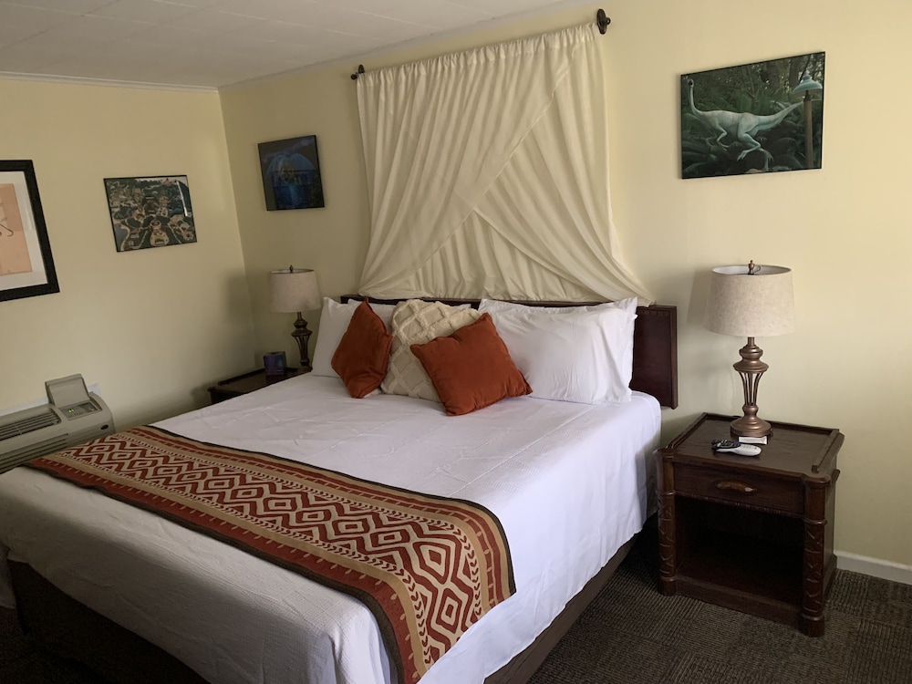 Hotel Marceline 9/24