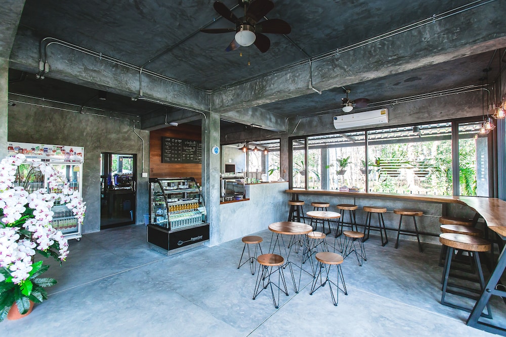 Stucco Loft Residency 50/72