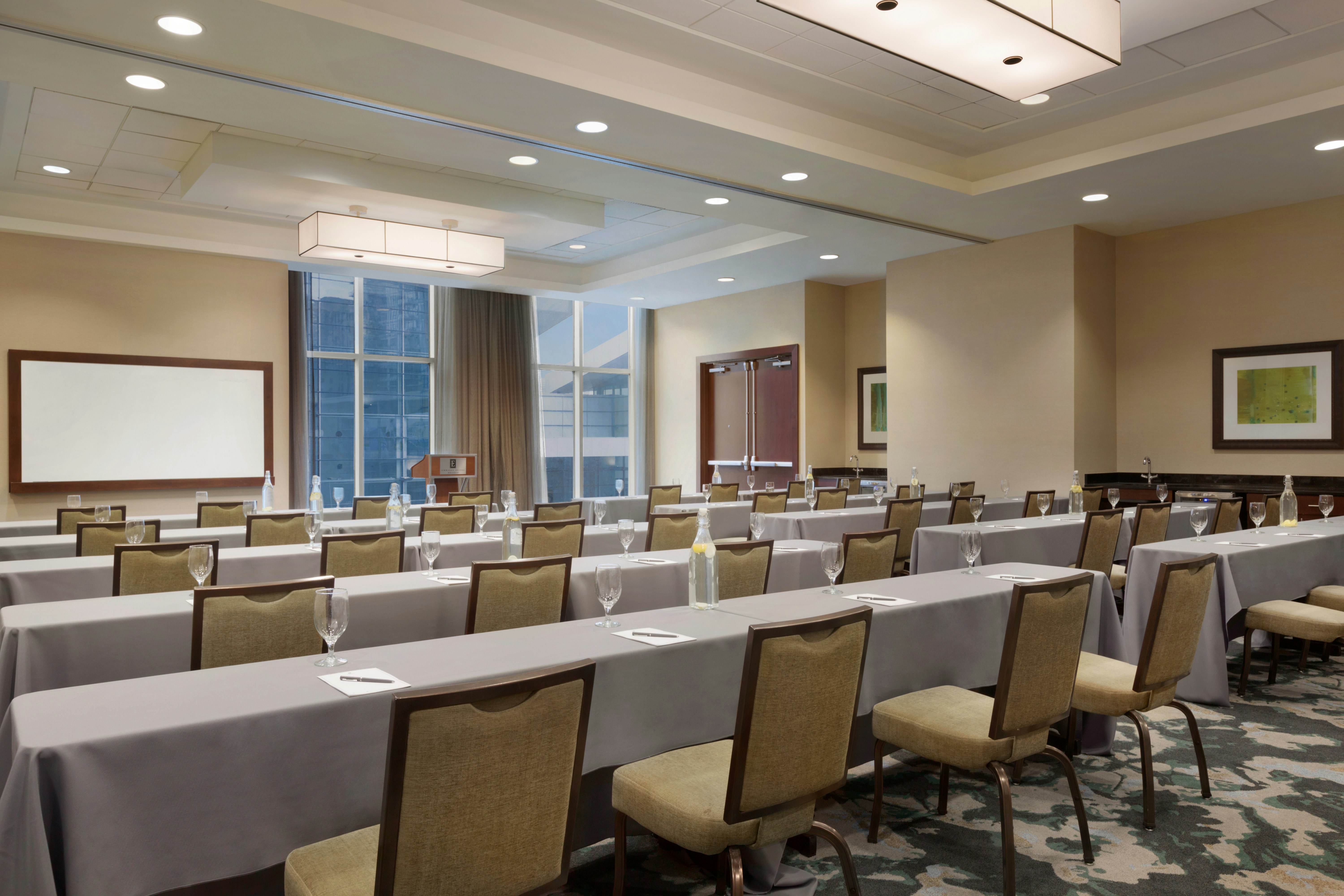 Embassy Suites By Hilton Denver Downtown Convention Center 57/67