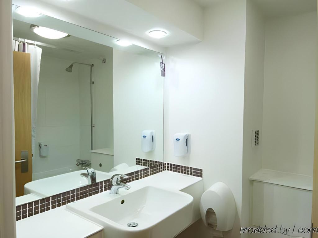 Premier Inn Cannock (Orbital) 28/30