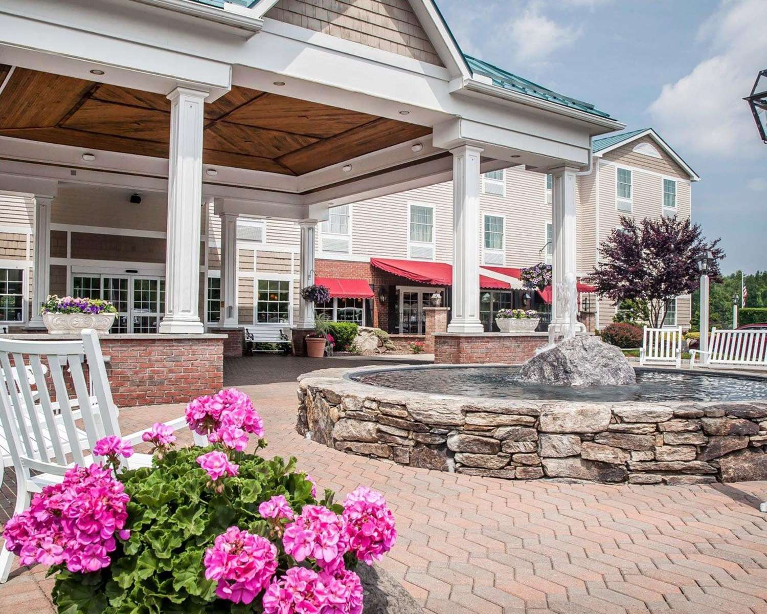 Comfort Inn & Suites Sturbridge-Brimfield 6/54