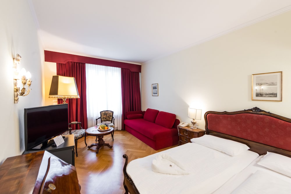 Hotel Royal 18/52
