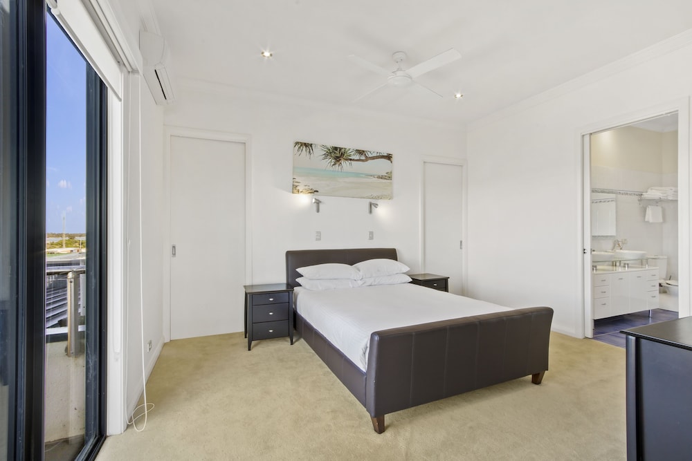 The Esplanade Resort and Spa 26/49