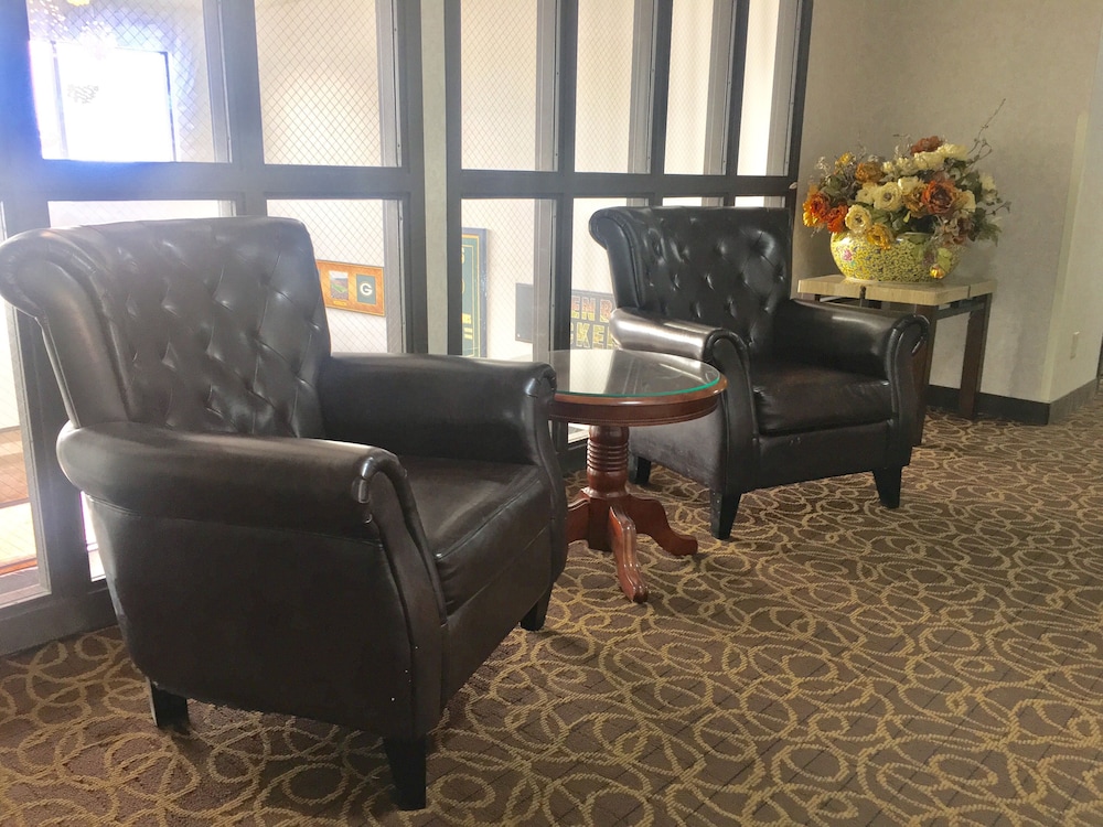 Baymont By Wyndham Green Bay 22/34