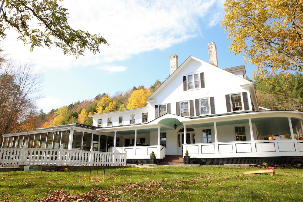 The Stowe Inn 62/64