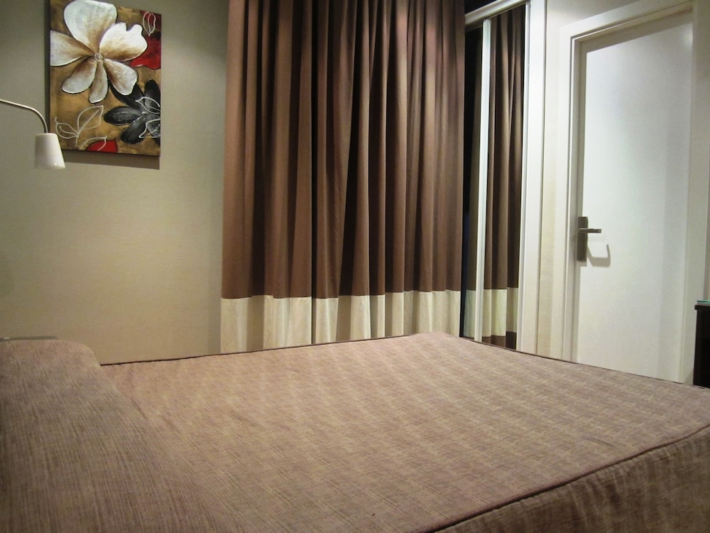 Hostal Sol Square Madrid 26/50