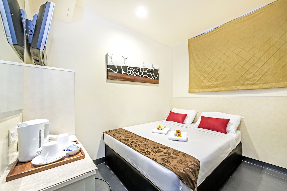SUPERIOR, QUEEN BED