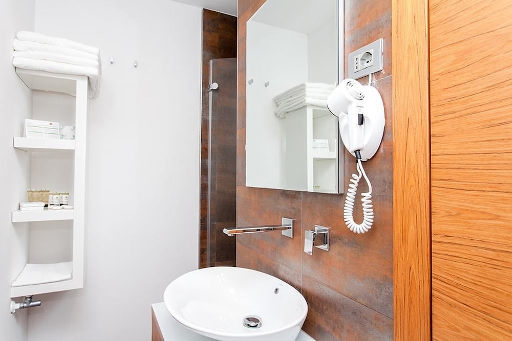 Sciali Hotel 46/50