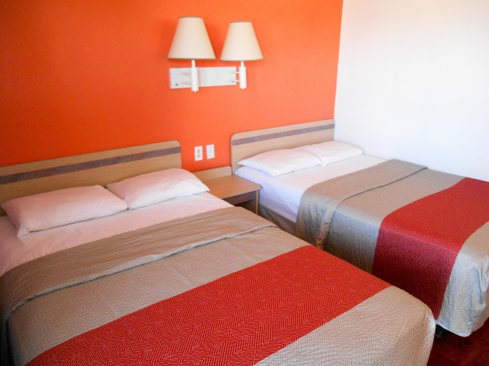 Motel6 Greenville, TX 25/45
