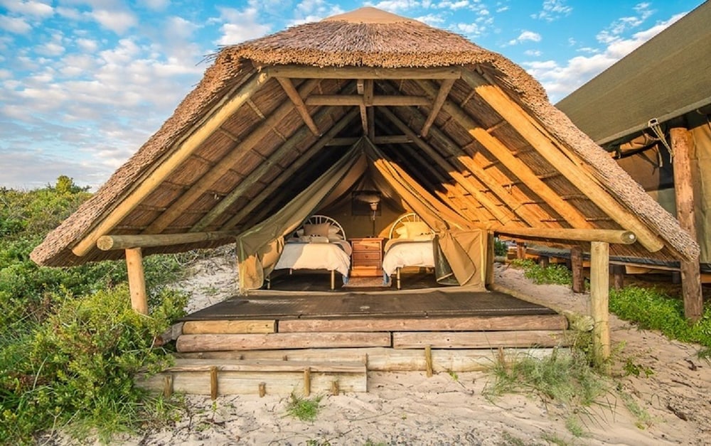 West Coast Luxury Tents 23/27