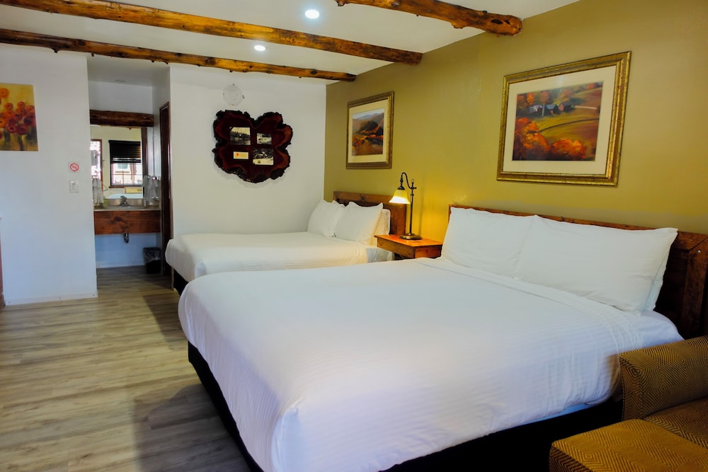 Sleepy Hollow Cabins and Hotel 20/50