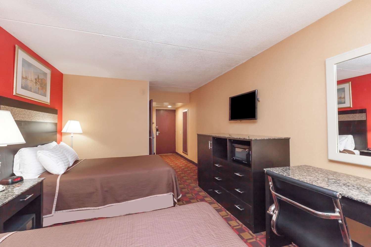 Howard Johnson by Wyndham Newark Airport 7/21
