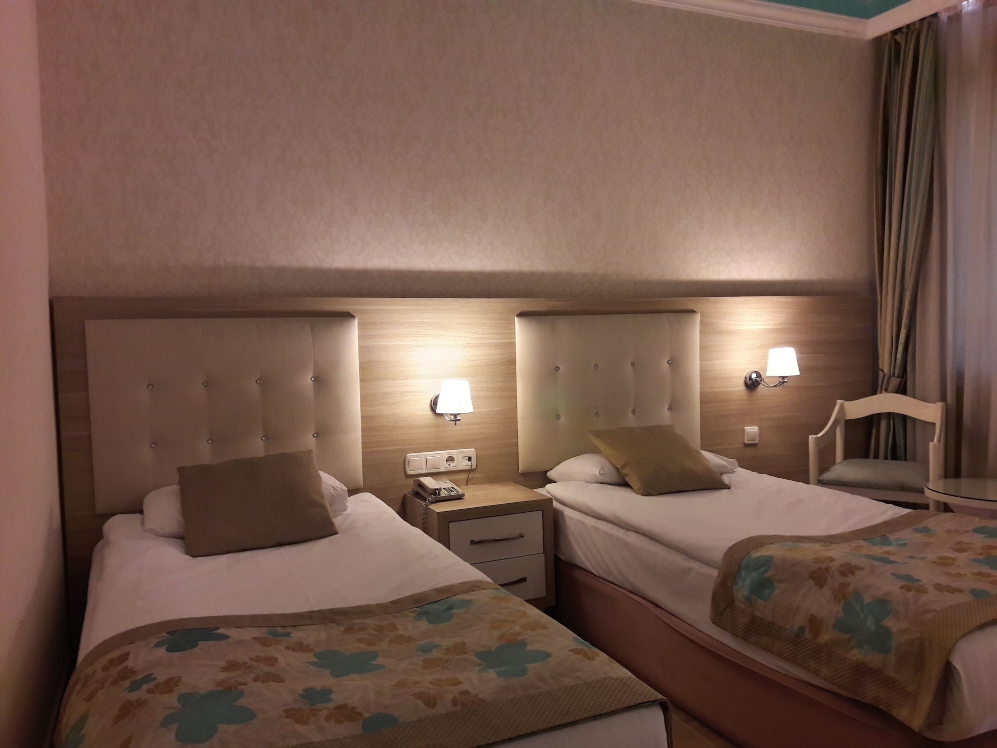 STANDARD, DOUBLE OR TWIN BED, BALCONY