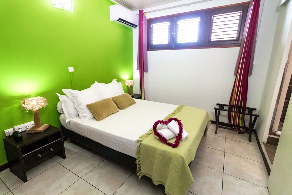 Tante Arlette Hotel 9/49