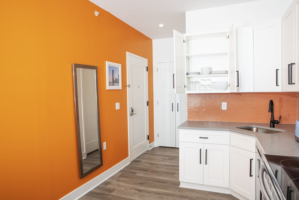 Peachtree Suites 16/16
