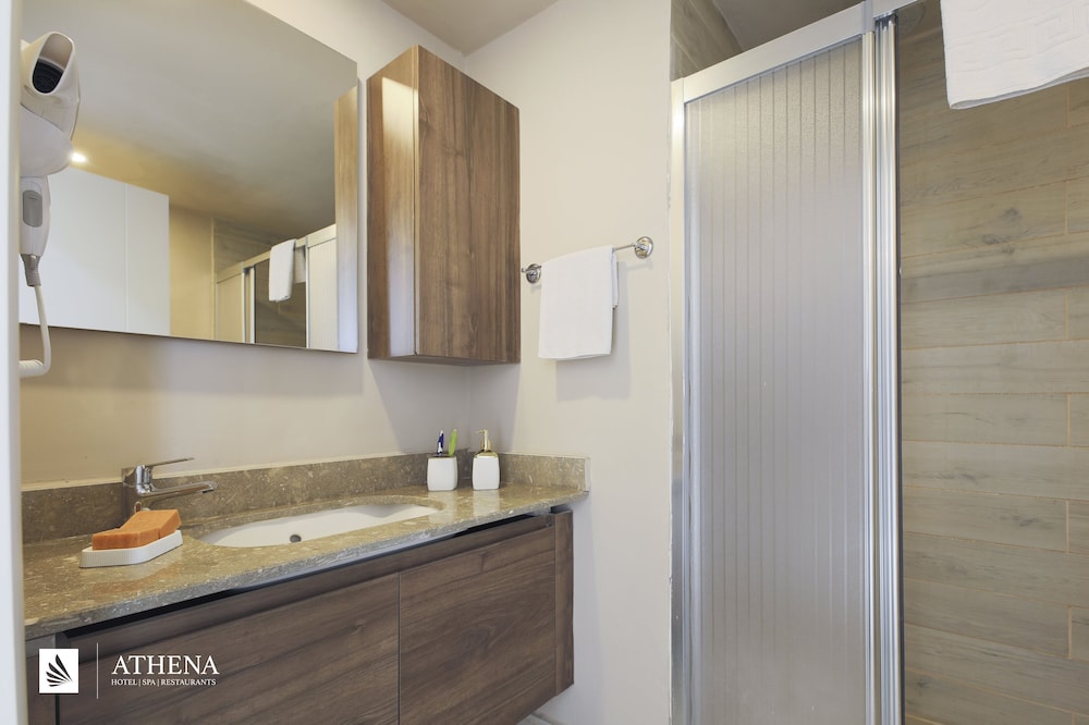 Athena Premium Hotels 50/50