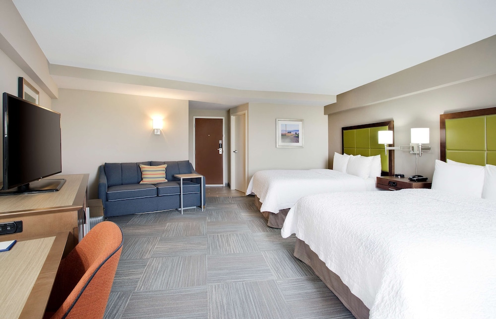 Hampton Inn Lancaster, PA 16/42