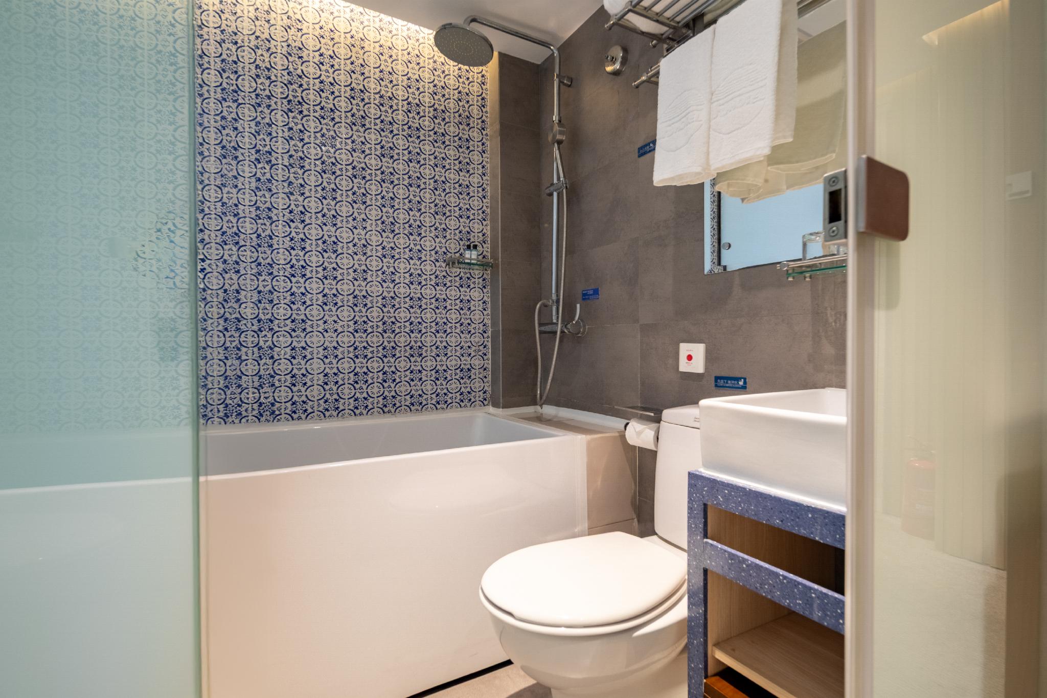 I Fu Hotel 44/45