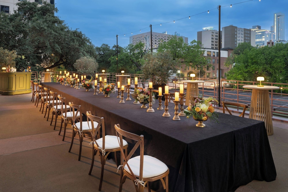 Renaissance Austin Downtown Hotel 36/50