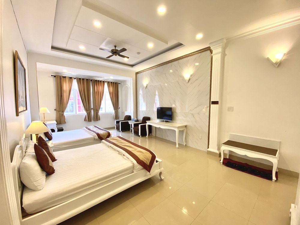 Tulip Hotel 18/69