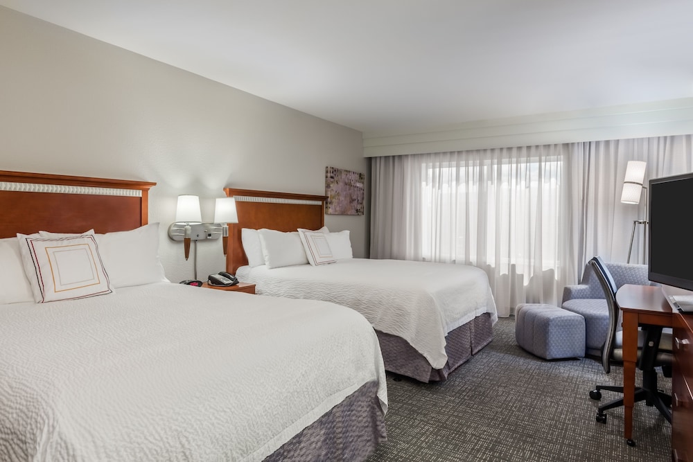 ROOM, 2 QUEEN BEDS, ACCESSIBLE