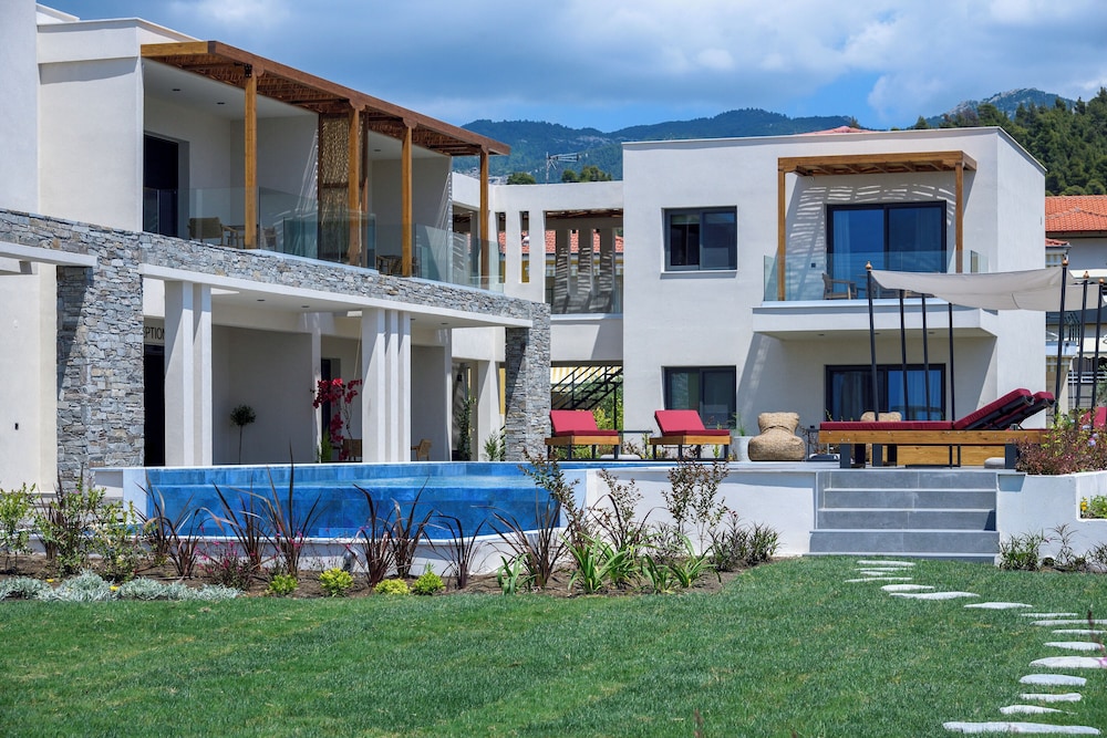 Amyntas Seafront Hotel 54/58