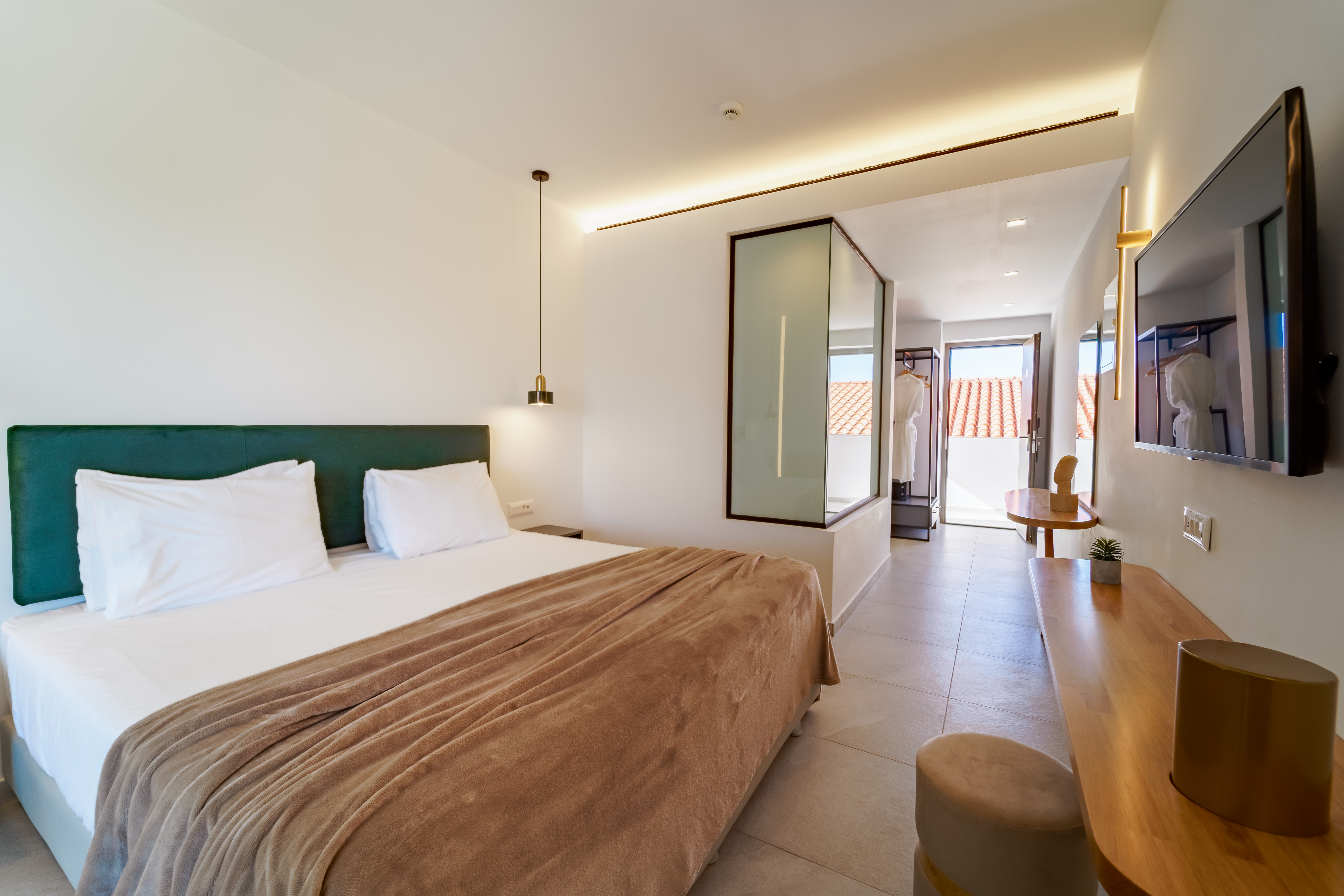 JUNIOR SUITE