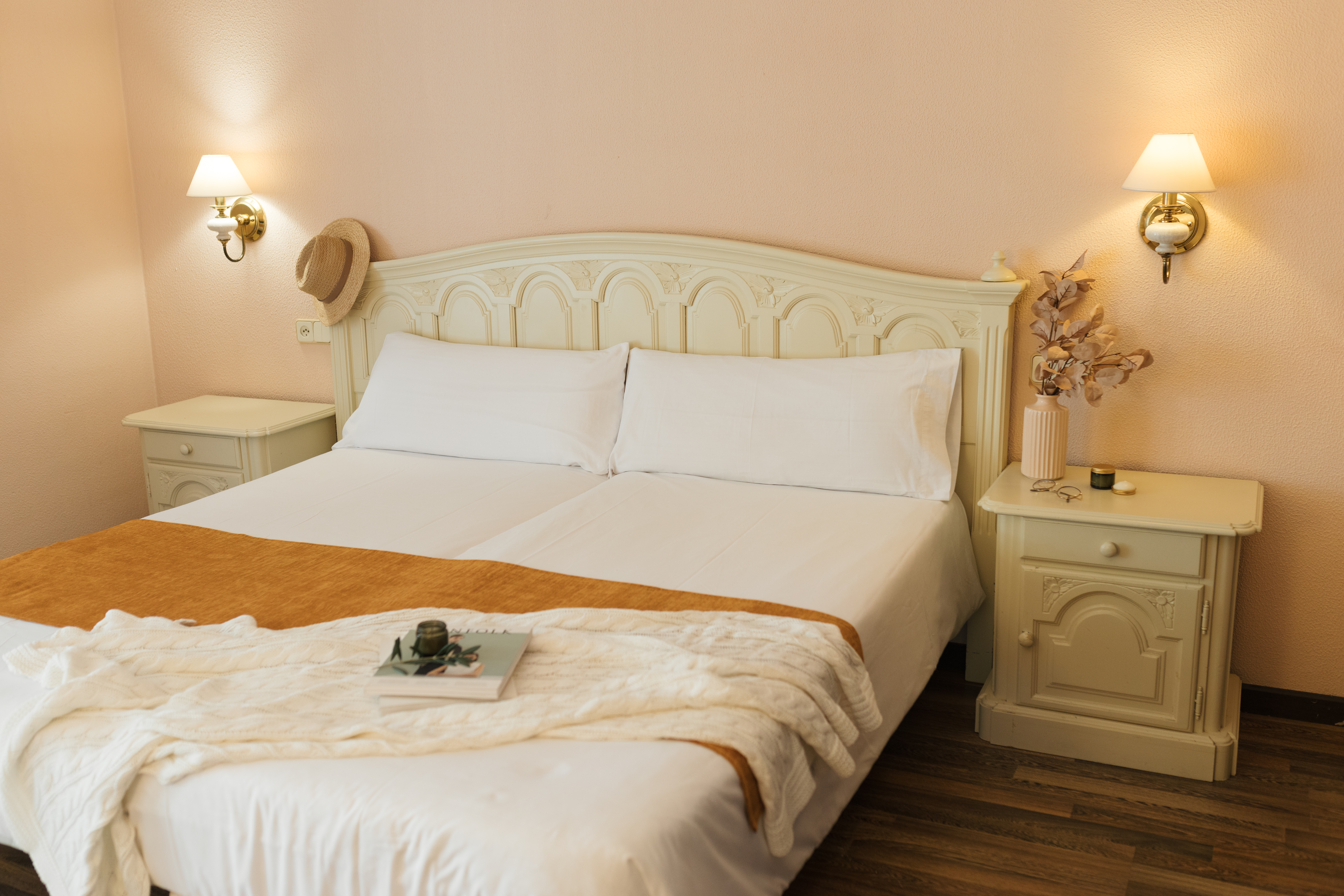 Comfort 2+1، Hotel Roger de Flor by Seleqtta 6/9