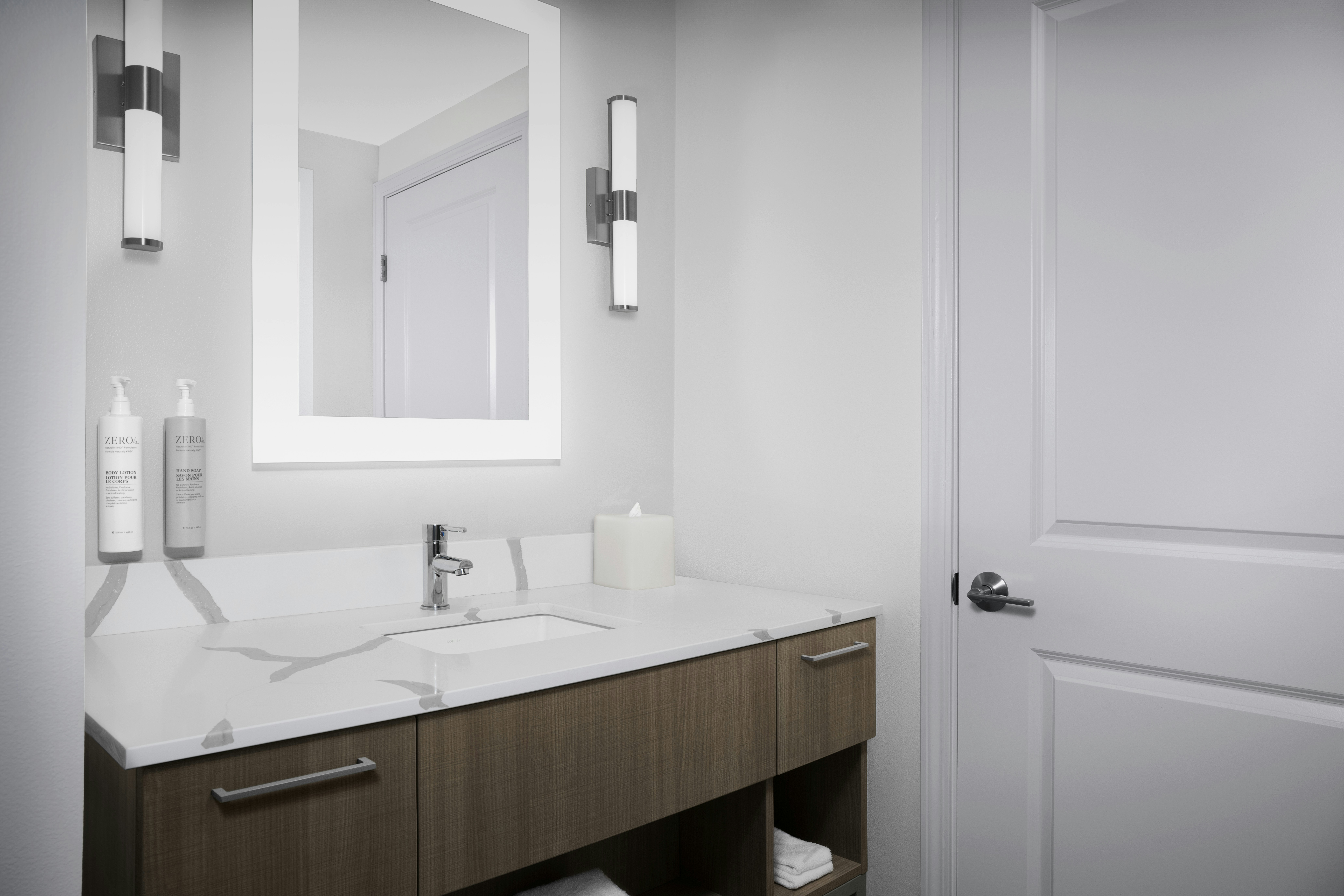 Studio, 2 Queen Beds, Accessible