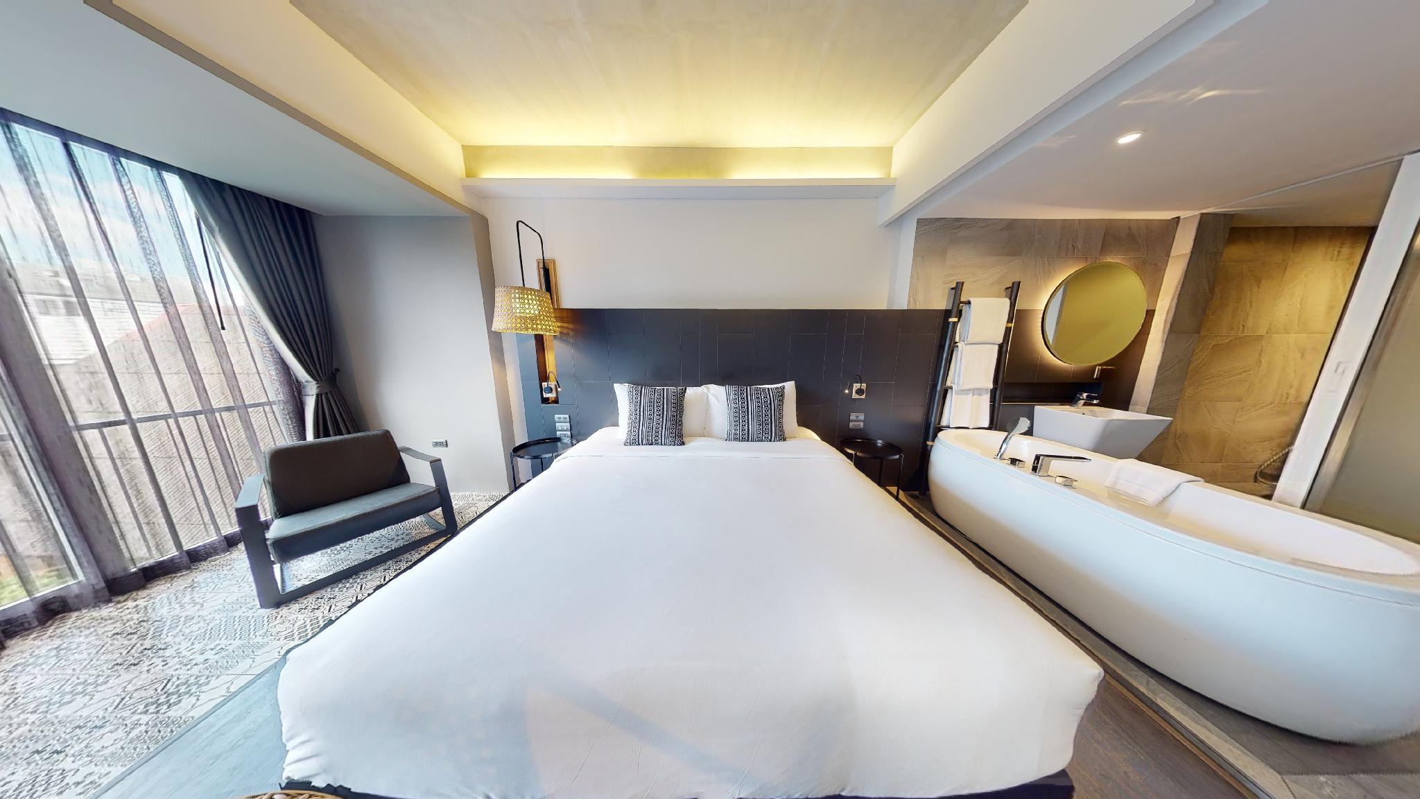 Superior, King Bed