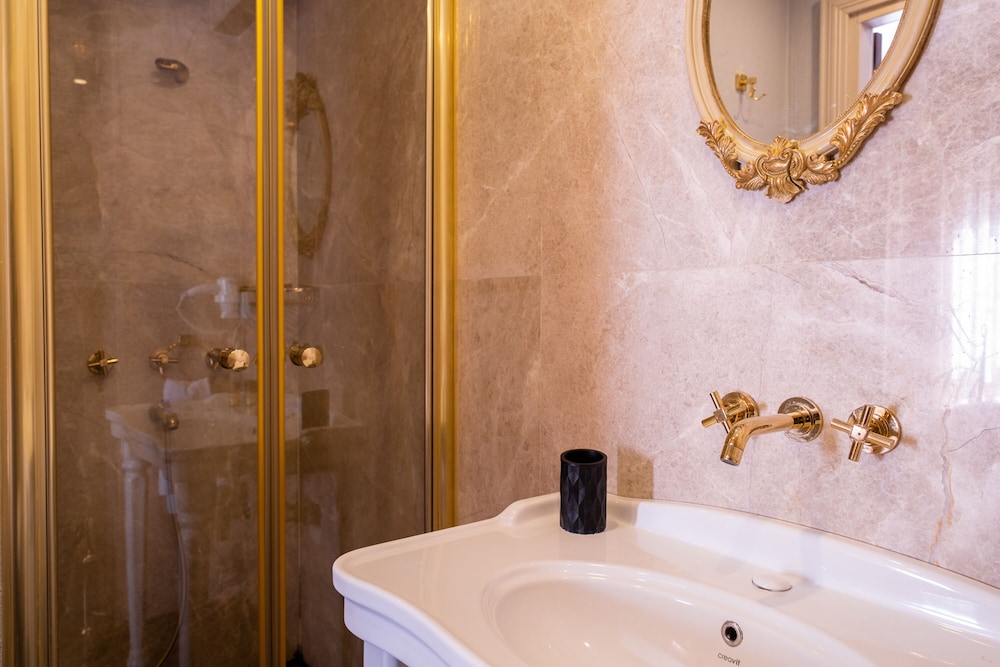 Elit Butik Otel 48/50