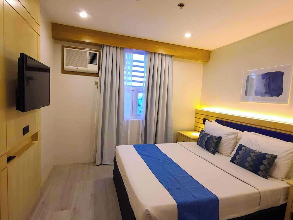 Cebu Uncle Tom's Cabin Hotel 33/66
