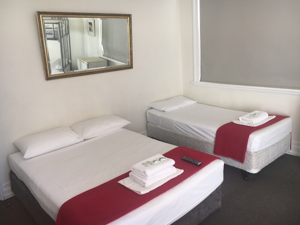 WYNYARD HOTEL 15/36