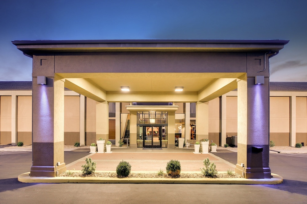 Holiday Inn Express Marshfield (Springfield Area) 3/34