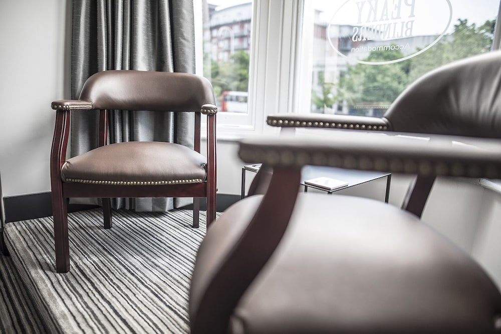 Peaky Blinders Accommodation & Bar 44/50