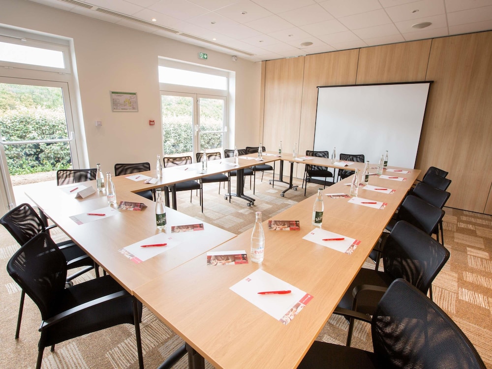 IBIS CHERBOURG LA GLACERIE 68/77