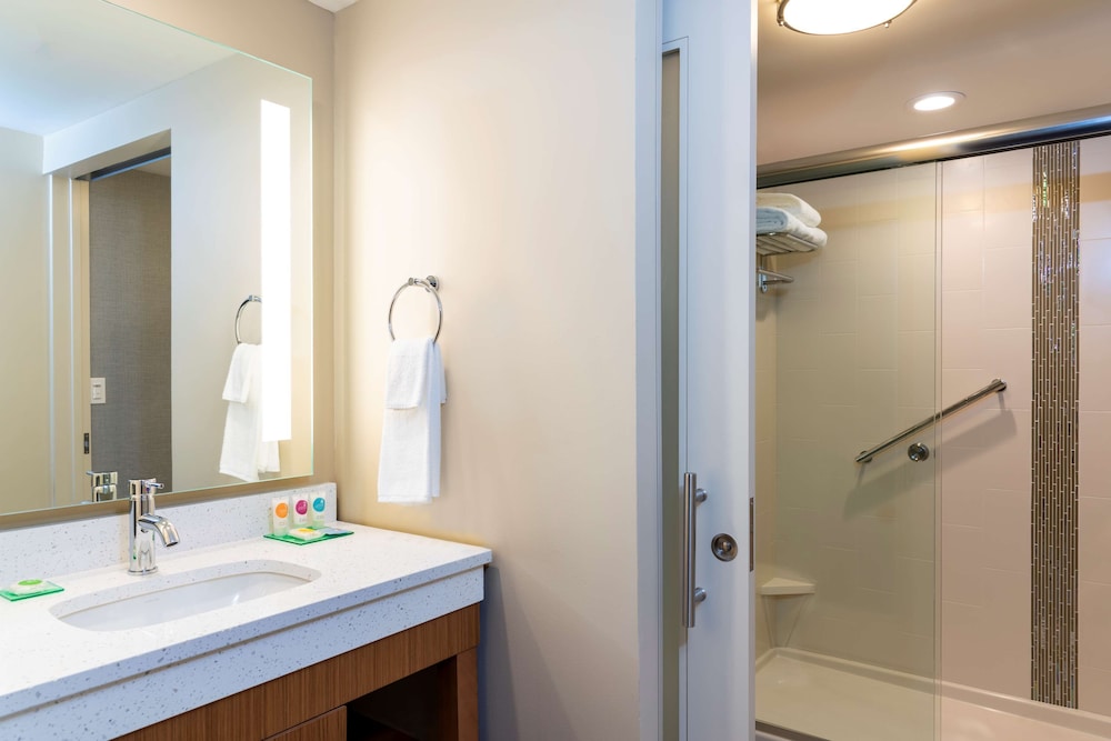 Hyatt Place Flint/Grand Blanc 7/47