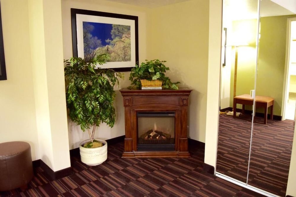 Town & Country Inn 5/50