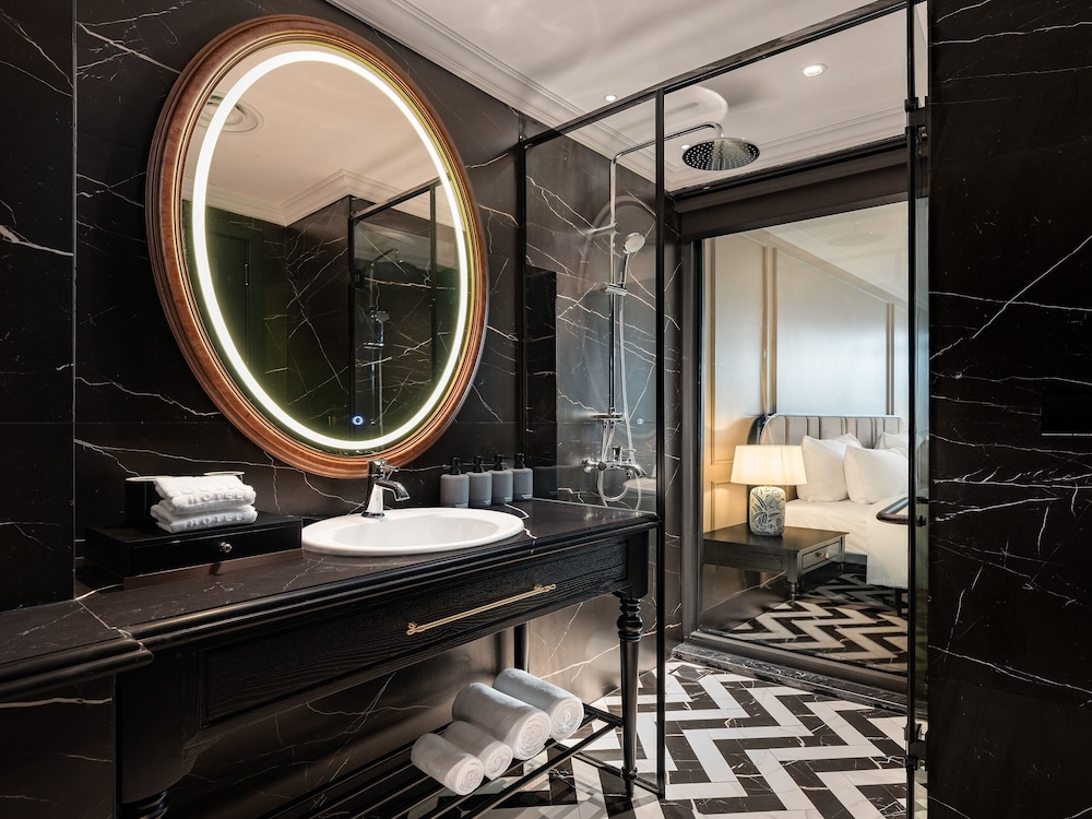 T Boutique Hotel 47/50