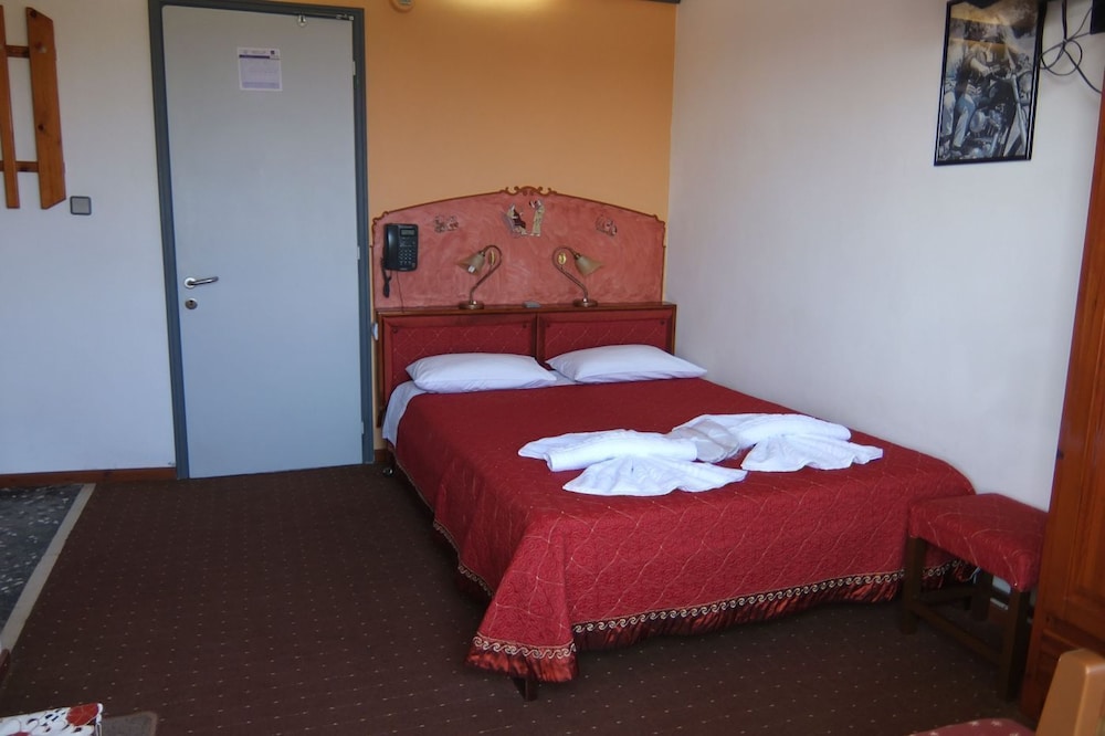 Sun City Apartments 33/50